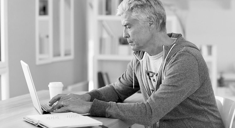 5 Online Home Businesses to Start When You Retire